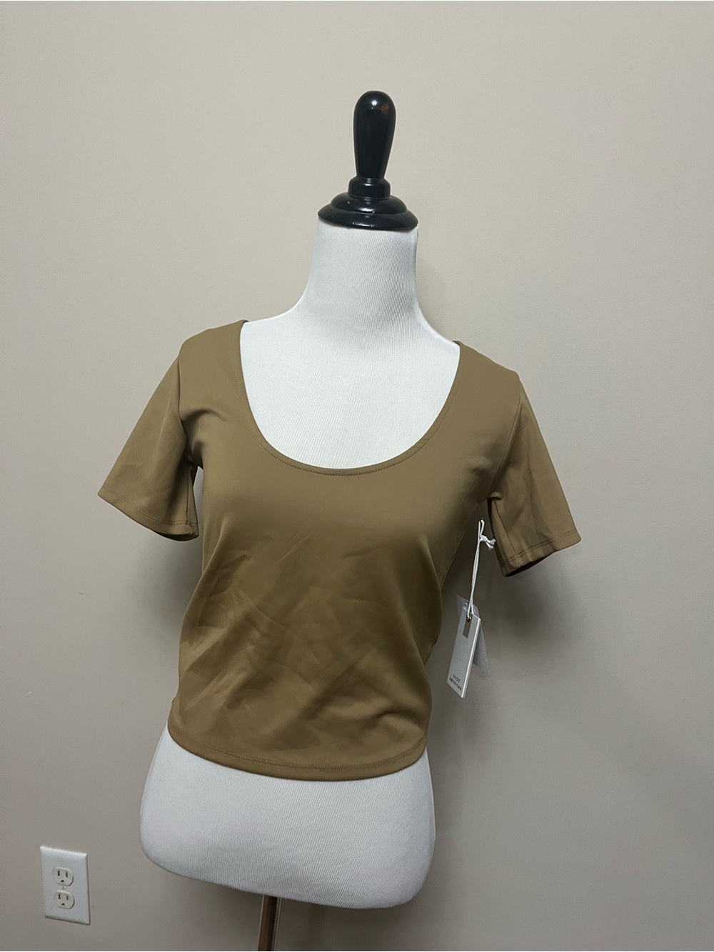 Good American Scoop Neck Crop Top — Tan